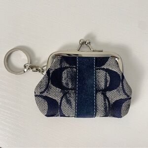 Coach slg Mini Coin Pouch with turnlock EUC